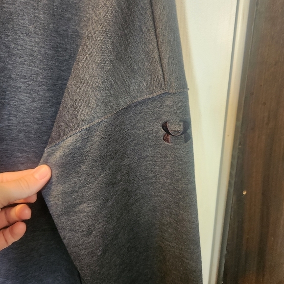 Under Armour Cropped Hoodie loose fit Dark Grey with front ties- size large - Picture 10 of 11